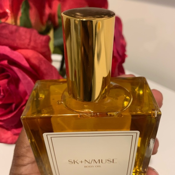 Skn+Muse Body Oil - Picture 3 of 3